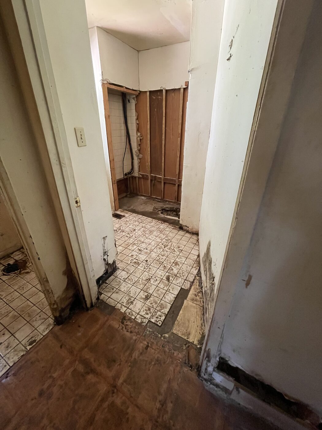 Rental bathroom before remodel