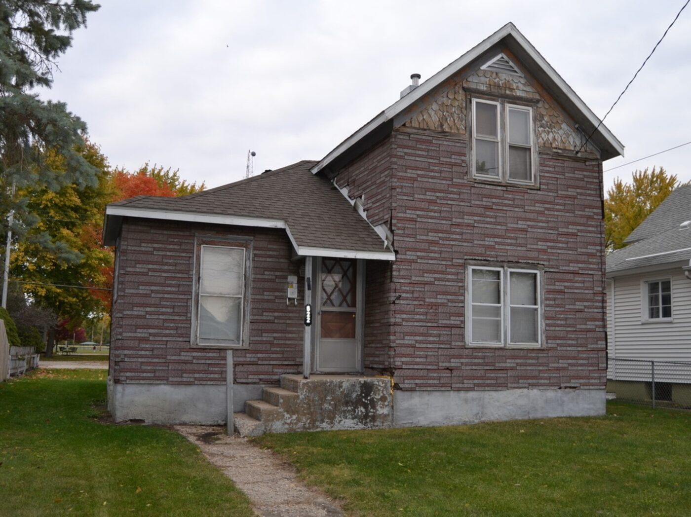 Home exterior before new siding